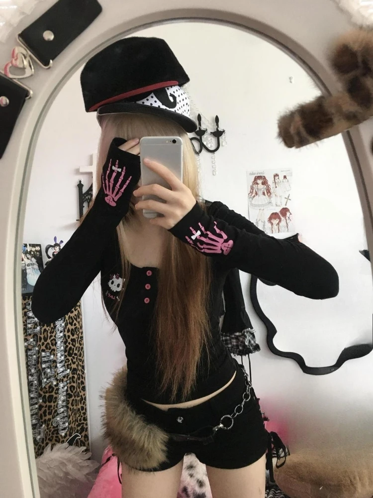 T-Shirt Vintage Y2K con Stampa - Embroidery Shirt recensione e prezzo